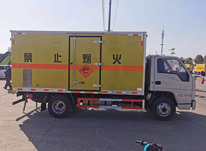 濂溪爆破器材运输车工人安全操作规范与智能技术保障